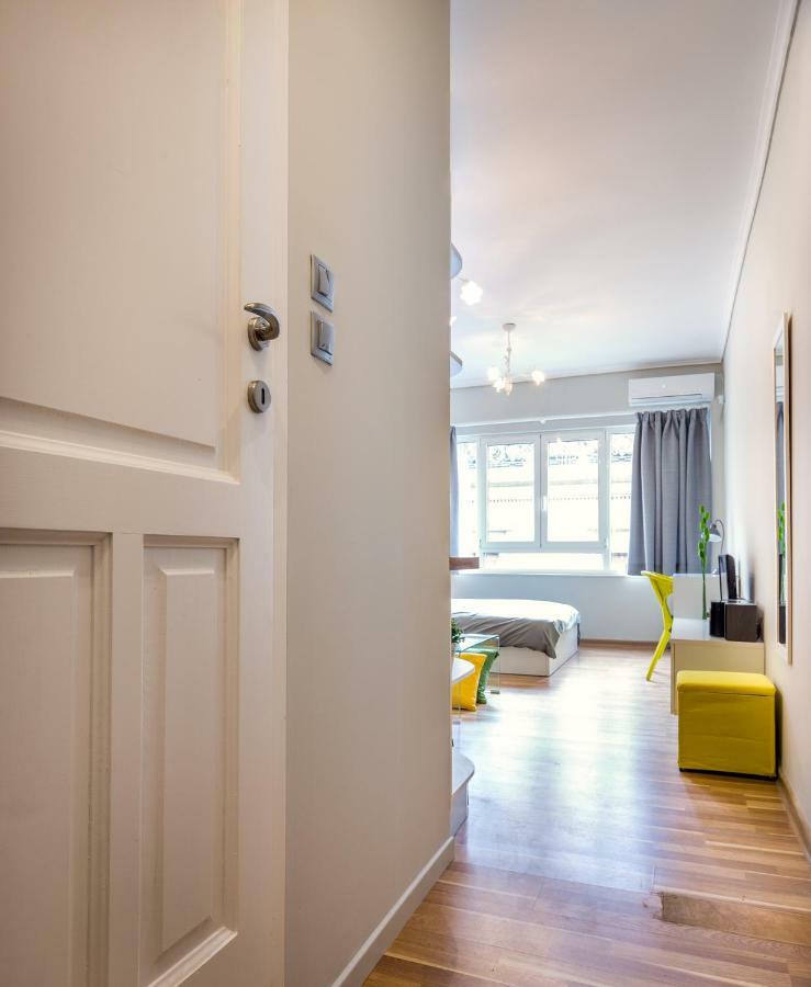 Exceptionally Located Studio Apartment Атина Екстериор снимка