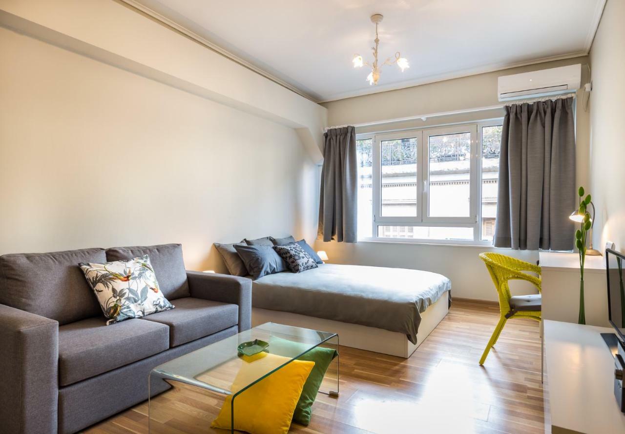Exceptionally Located Studio Apartment Атина Екстериор снимка